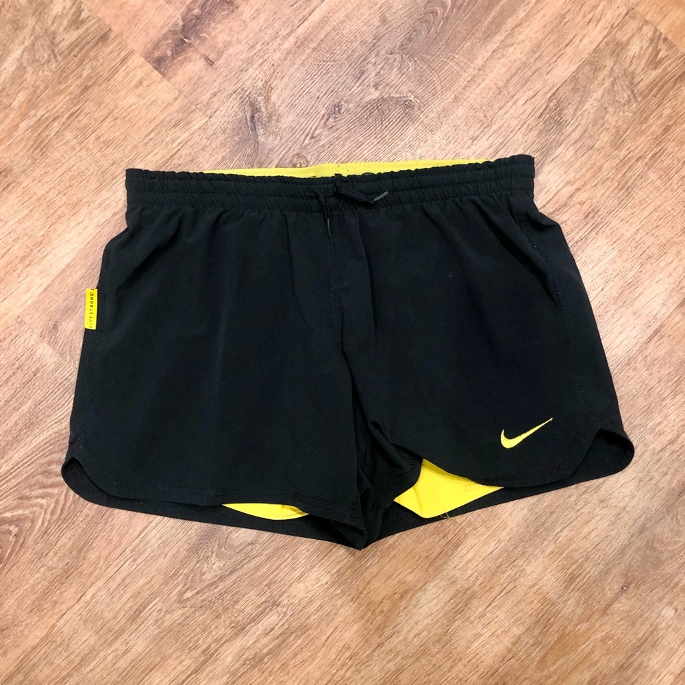 ⭐️3/$30⭐️ Women’s Nike Livestrong shorts